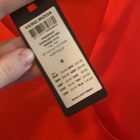 Red Dress - Picture 2 of 3